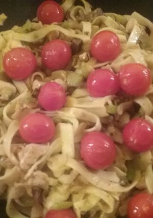 Une photo de Tagliatelles fraîches au poulet et aux légumes