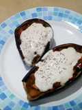 Berenjenas rellenas con salsa de yogur
