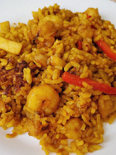 Una foto de Arroz del señoret con socarrat