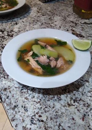 A picture of Chicken and Ginger Soup with Chayote & Spinach(Tinolang Manok).