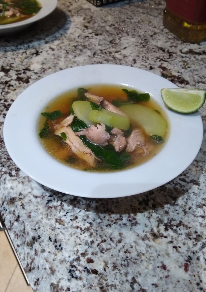 A picture of Chicken and Ginger Soup with Chayote & Spinach(Tinolang Manok).
