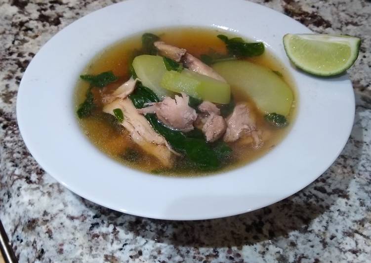 Recipe of Favorite Chicken and Ginger Soup with Chayote &amp; Spinach(Tinolang Manok)