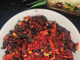 "लसूनी लाल माठ" (Lasuni Lal Math Recipe In Marathi)