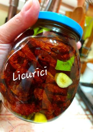 O poză a rețetei Roșii uscate în ulei 🍅🍅🍅.