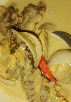 Gambar Ayam Masak Lemak Cili Padi dan Cili Merah