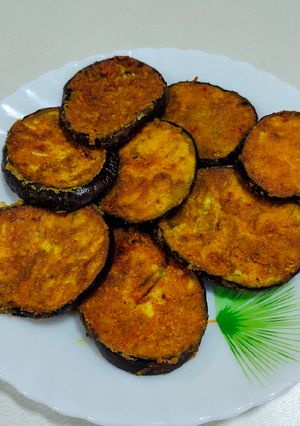 वांग्याचे काप (Vangyache kap recipe in marathi) रेसिपी चे मुख्य फोटो 