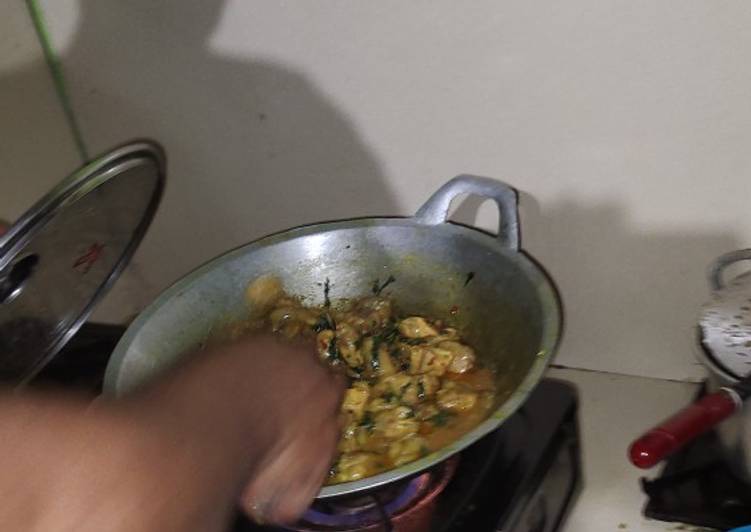Masakan Unik Ayam bumbu kuning pedas, ala moms orin Sedap Nikmat
