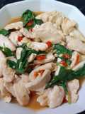 "ผัดกะเพราอกไก่" 🐔🌿😋 Stir Fried Chicken with Basil
