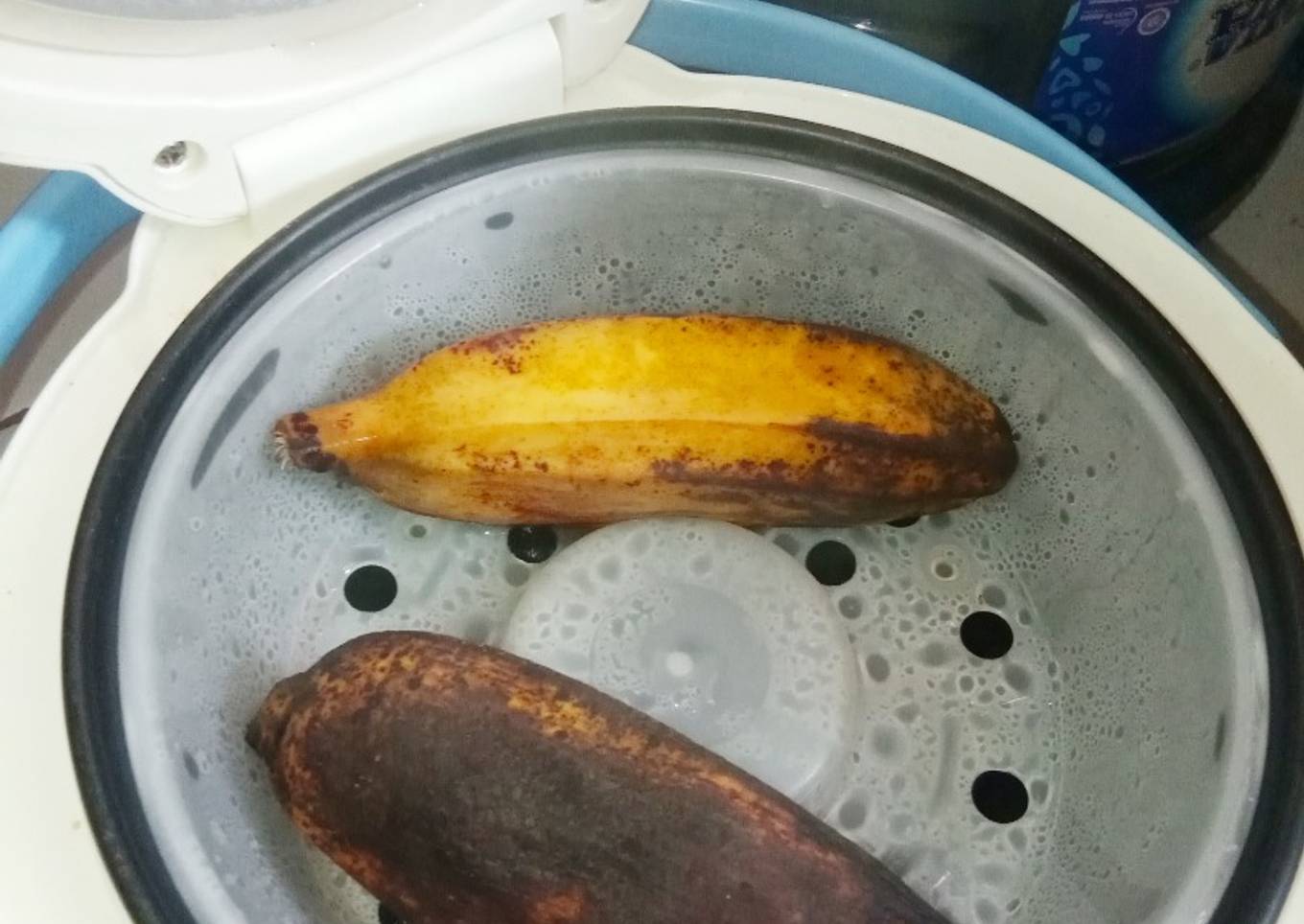 Pisang kukus rice cooker ala anak kos