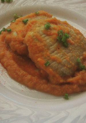 Una foto de Lomo con salsa de zanahorias