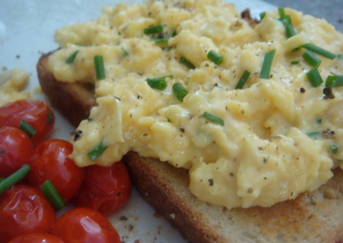 Gordon Ramsay's Scrambled Eggs recipe main photo