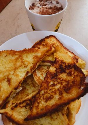 A picture of French Toast.