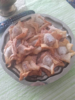 Una foto de Pastelitos de batata y membrillo! !!