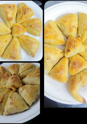 A picture of Chicken triangle buns.
