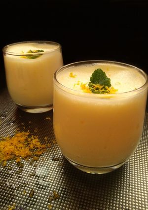 Una foto de Mousse de limón {sin azúcar}💛🍋
