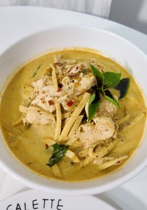 รูปของ วิธีทำ แกงเขียวหวานหน่อไม้ไก่ by ชฎา