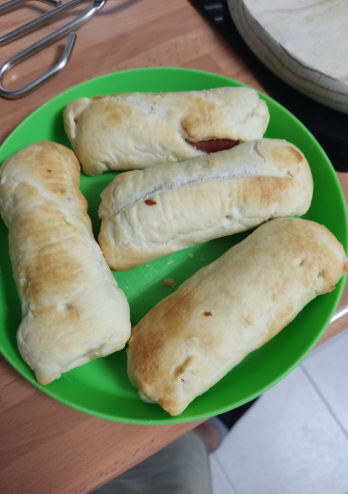 Una foto de Tequeños de hojaldre, jamón y queso