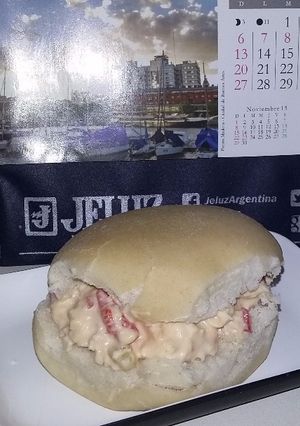 Una foto de SANGUCHITOS DE POLLO... IDEAL PARA CUMPLEAÑOS ECONOMICOS Y FACILISIMOS