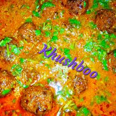 A picture of Cabbage kofta curry.