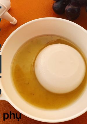 Hình của món Đậu hũ non yến mạch sốt nho.