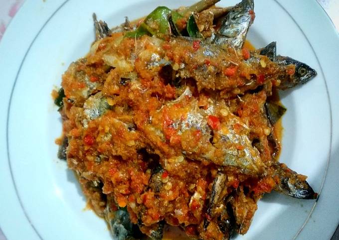 Ikan pindang masak pedas