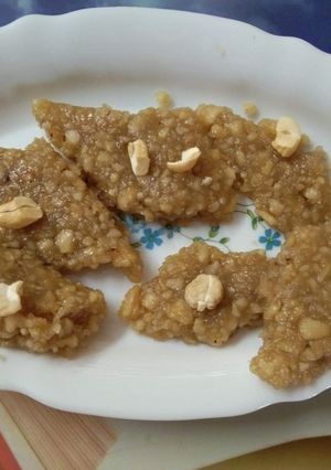 A picture of Kaju Burfi.