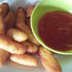 A picture of Stik Kentang Keju.