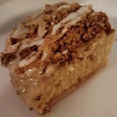 A picture of Cinnamon Roll Crumble Cake.