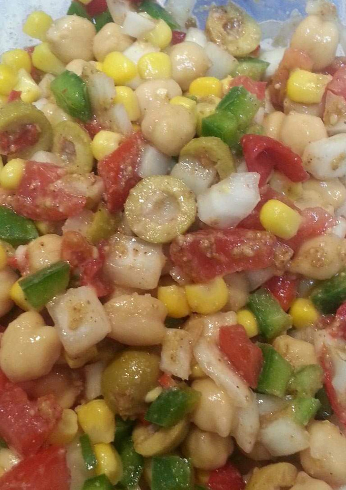 Una foto de Ensalada De Garbanzos
