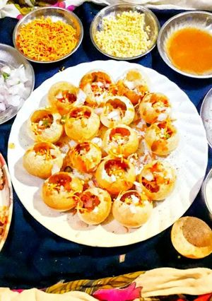 दही पूरी (स्ट्रीट फूड) रेसिपी मुख्य फोटो
