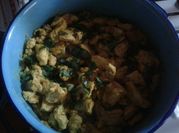Una foto de pollo al curry con leche evaporada