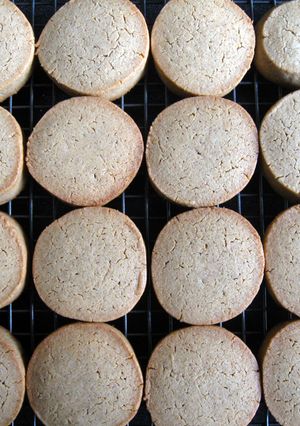 A picture of Kinako & Cinnamon Cookies.