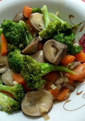 Foto resep Tumis jamur brokoli.