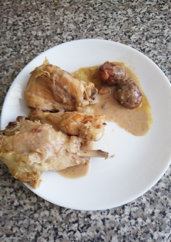 Una foto de Pollo con castañas
