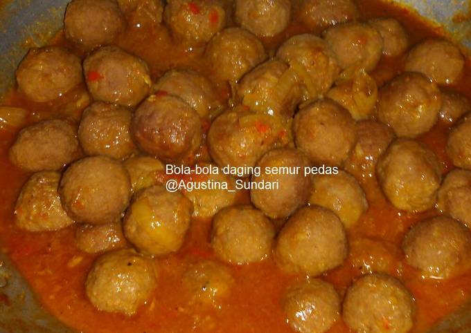 6. Bola-bola daging semur pedas