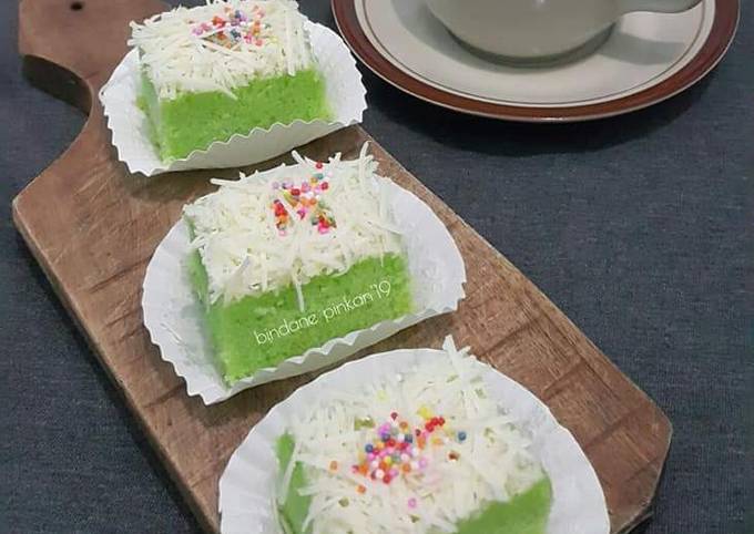 Langkah Mudah untuk Menyiapkan #02 Bolu singkong pandan keju yang Bikin Ngiler