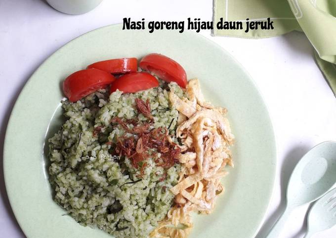 Nasi goreng hijau daun jeruk