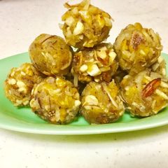 A picture of Instant Fresh coconut Dryfruits Ladoo No Sugar.