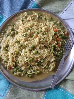 सब्जी मैगी (sabzi maggi recipe in Hindi) रेसिपी मुख्य फोटो