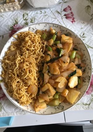 Hình của món Mì xào thập cẩm.
