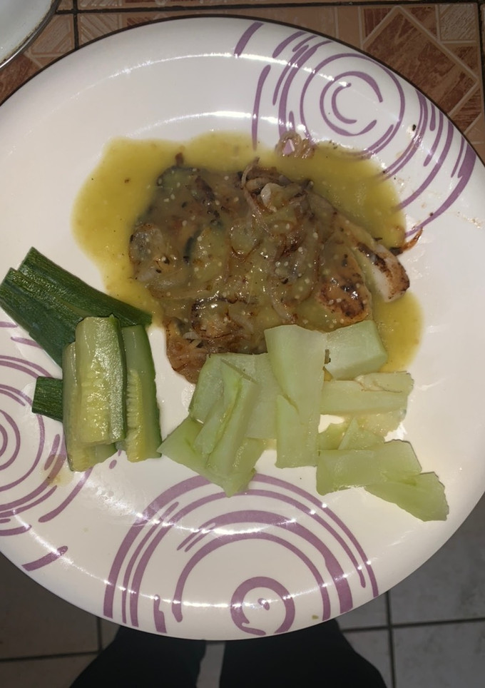 Una foto de Filete de tilapia con verduras