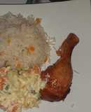 Pollo dorado con arroz y ensalada rusa😋😋😋
