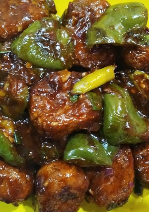 A picture of Golden square chilli bread manchurian.