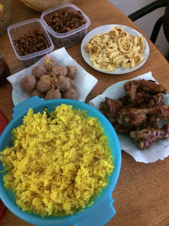 Foto resep Nasi kuning komplit