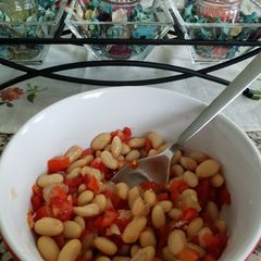 A picture of White bean salad.