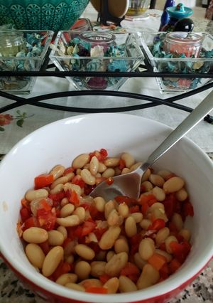 A picture of White bean salad.