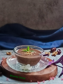 કોફી વોલનટ સ્મૂઘી (Coffee Walnut Smoothie Recipe In Gujarati) રેસીપી મુખ્ય ફોટો