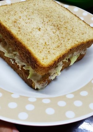 Una foto de Sándwich de atún