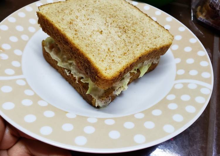 Sándwich de atún