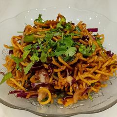 A picture of Mumbai Chinese bhel.